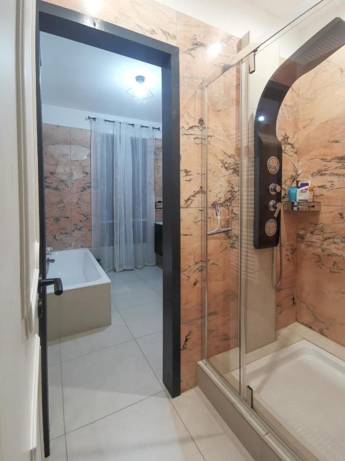 The Piedmont Gate Apartment Collegno Luaran gambar