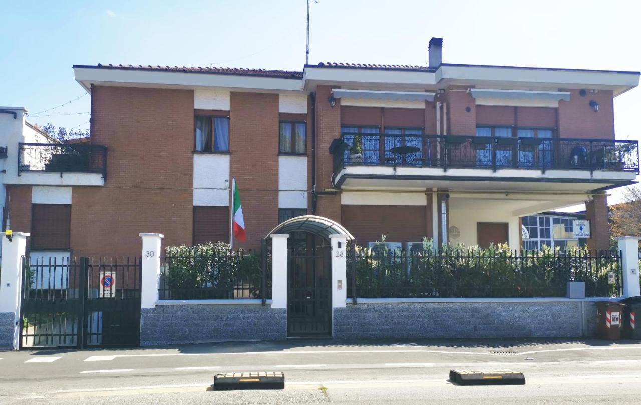 The Piedmont Gate Apartment Collegno Luaran gambar